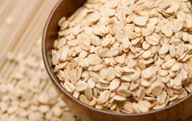 都说粗粮好粗粮到底该不该吃,都说燕麦是健康食品好在哪里