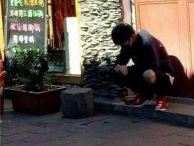 鹿晗被路人偶遇的视频,鹿晗早期被路人偶遇