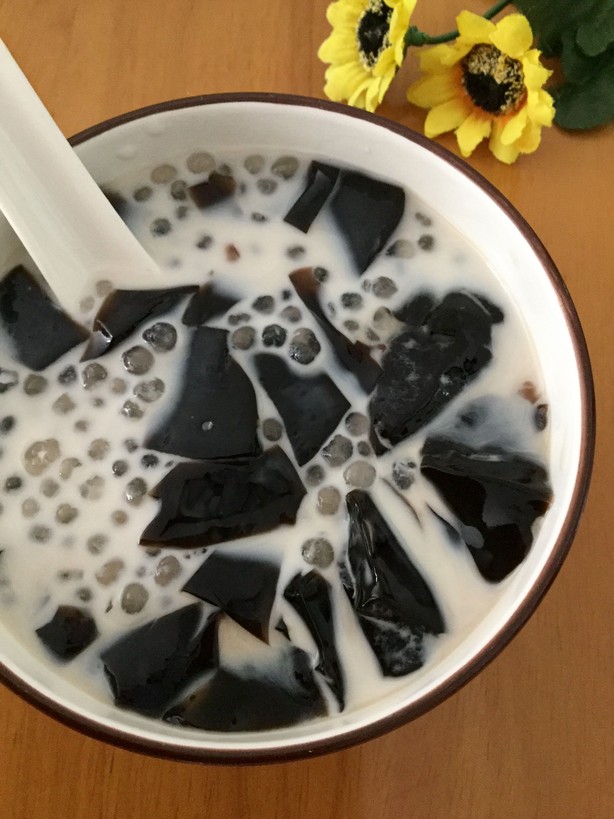 天气太热来碗自制的龟苓膏,自制龟苓膏做法大全