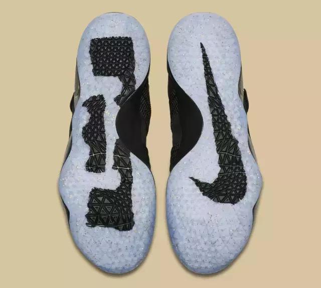 “船长”CP3变身“宇航员”/“白斑马”成轮滑鞋