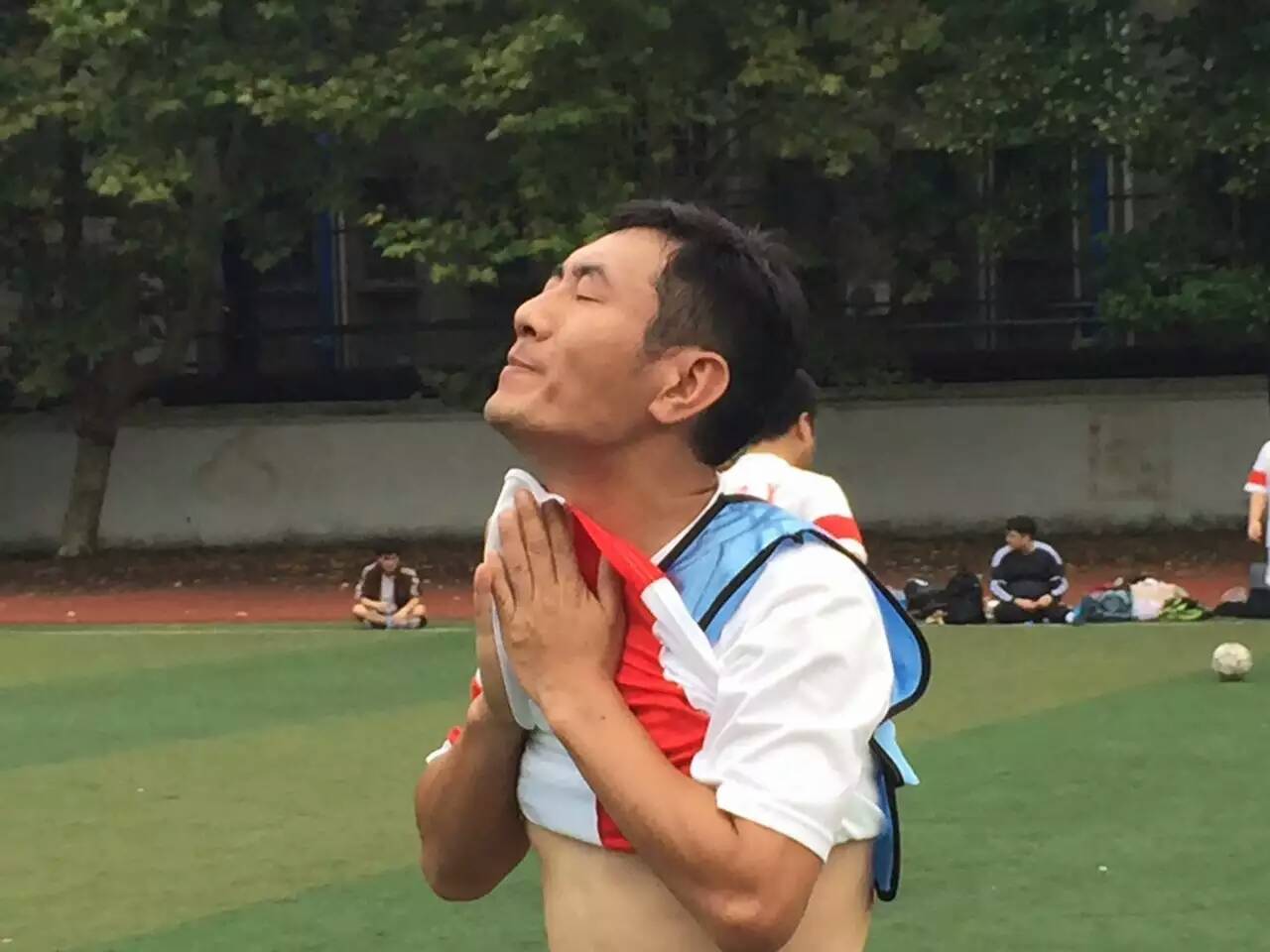 足球界的精神,南京足球氛围