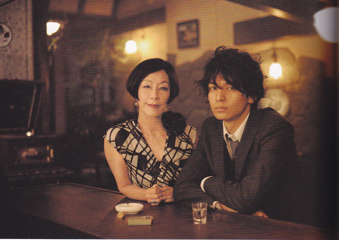 他是“犯桃花”的俊美漫画家，邂逅17岁单纯少女后浪子回头，却因瞥见妻子那一幕，关进“没有女人的地方”