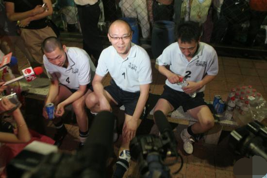 窦唯踢足球完整视频,窦唯巅峰时刻表演