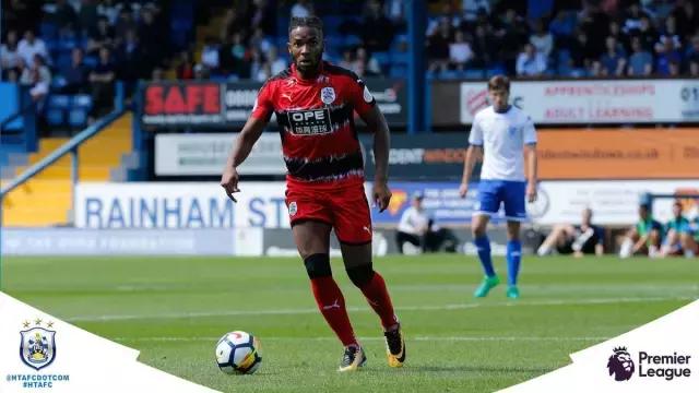 哈德斯菲尔德客场队服,哈德斯菲尔德球衣