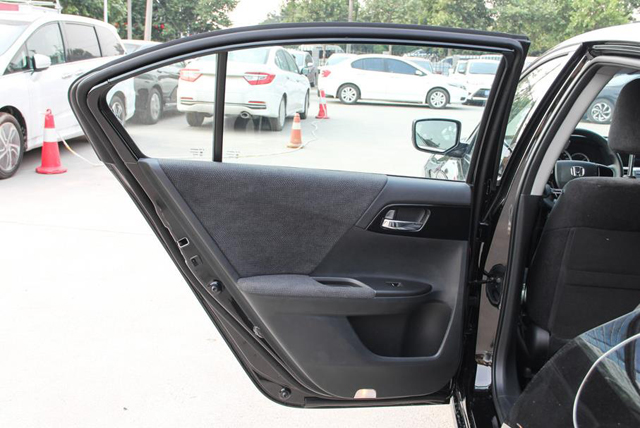 雅阁豪华乞丐版,难得一见的低配雅阁