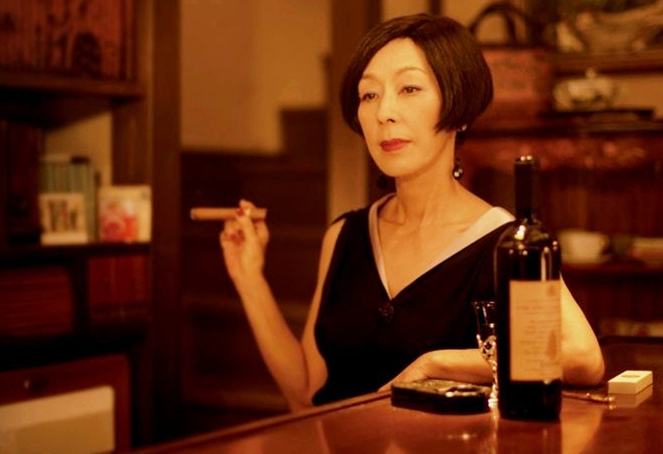 他是“犯桃花”的俊美漫画家，邂逅17岁单纯少女后浪子回头，却因瞥见妻子那一幕，关进“没有女人的地方”