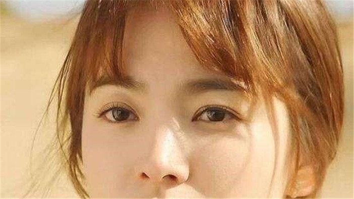 空气刘海方圆脸适合吗,四十岁圆脸卷长发空气刘海