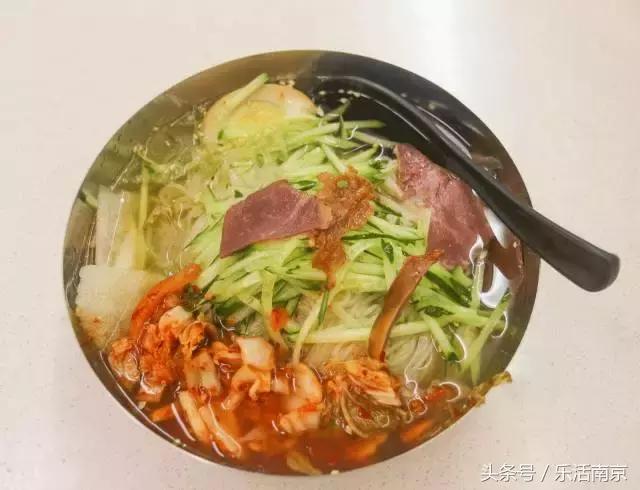 藏在老城南的30年老店，拽着100块，吃遍了整条街的头牌