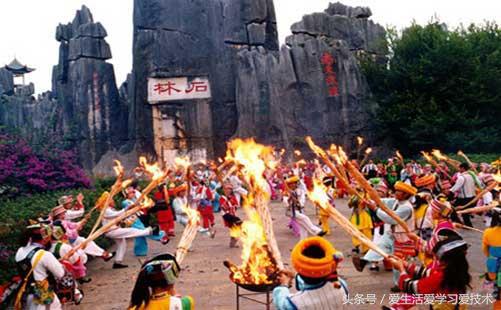 汉族人在云南过火把节,云南火把节是哪个少数民族