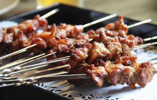 炭火烤羊腿如何成为了一家店的灵魂食物