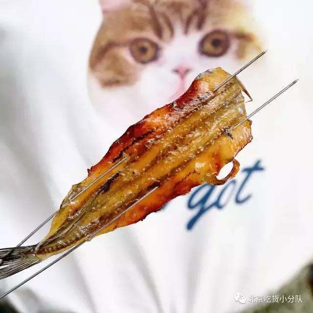 三里屯的豪放派海鲜，直接把渔船搬进了店