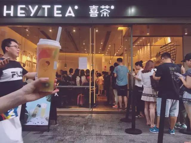 蹦野迪不如吃果盘，如何用20块在上海街头打败妖艳*货贱**？