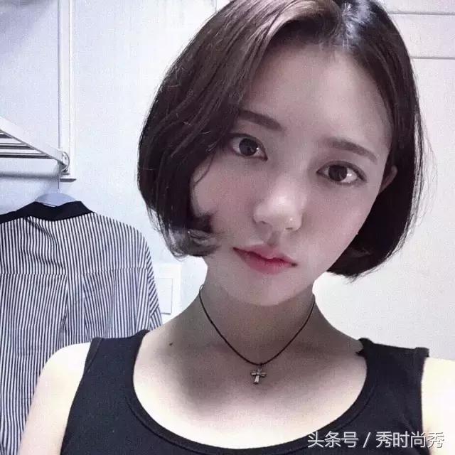 韩系外翻中短发高级感,短发发尾外翻发型