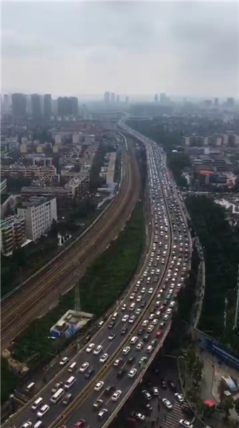 鏆撮洦琚煄韬奖瑙嗛,鏆撮洦琚煄杞﹁締琛屼汉瑙嗛