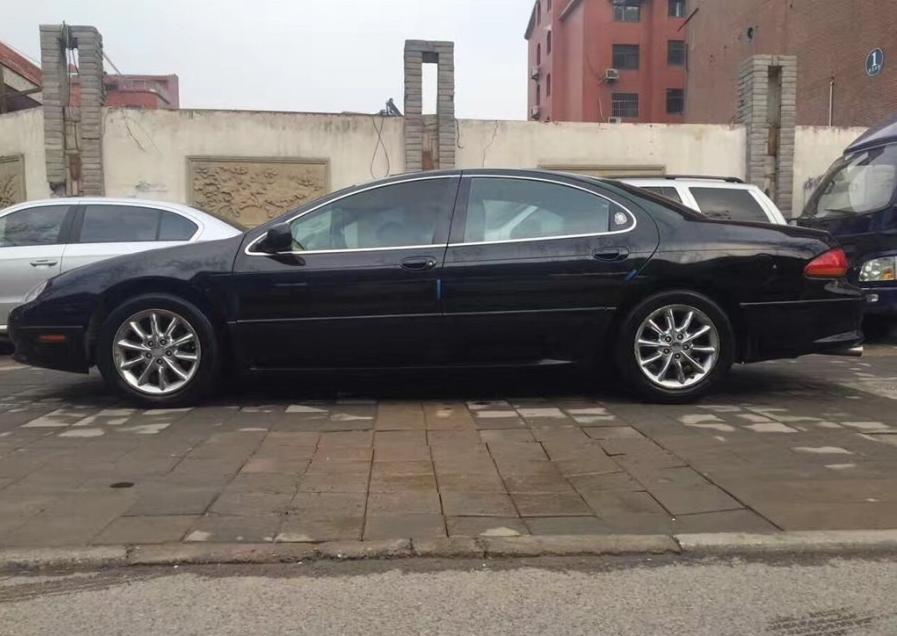 小伙两万元在淘到了一辆跑车，丑到没朋友，油耗和大卡车差不多