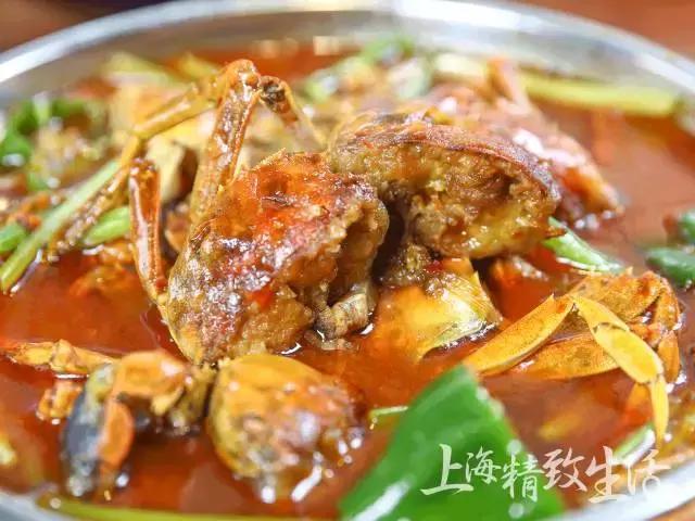 不用等到夏天也可以吃到小龙虾,现在的大闸蟹肉质肥美又爆膏