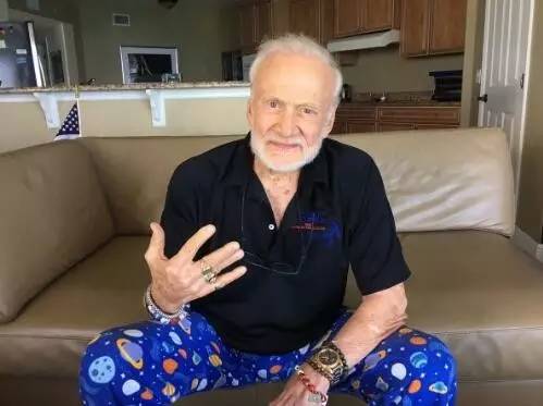 当年登月的人现状,登月的真实现状