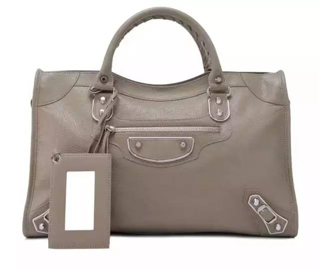 巴黎世家机车包五金,巴黎世家机车包金属铁标真假对比