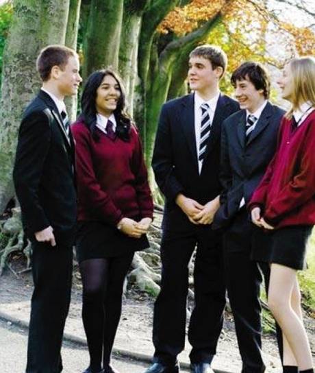 中国的校服和外国的校服对比,外国人眼中的中国校服