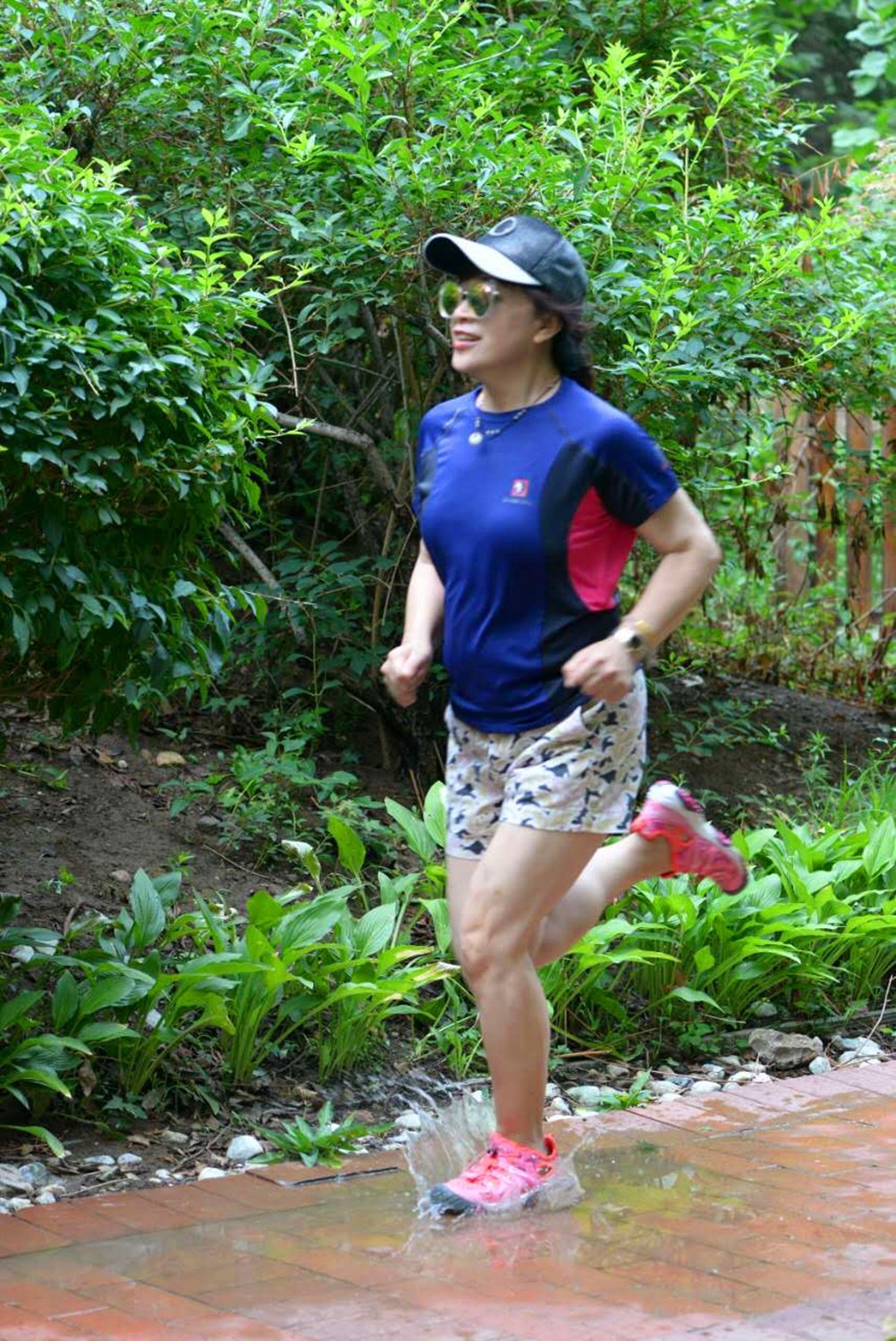 感受一份属于我的清凉——洛弛红Clorts户外溯溪鞋3H027D体验