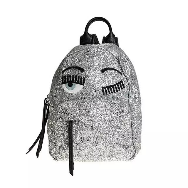 4款秋冬最in双肩包明星们都在背,今年最流行的一款双肩包