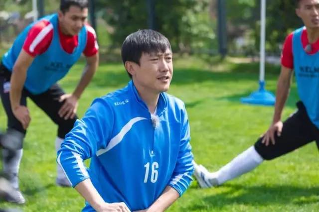 晋级总决赛的两支队伍谁赢了,晋级赛队伍剩下俩人