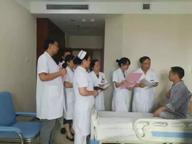 独辟新径创“浊毒”医精德高惠世人走进国医大师李佃贵