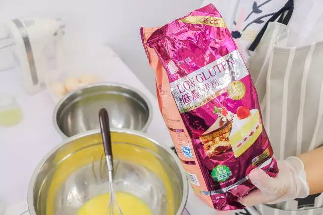 只接受预定，每周限量供应，这款包包有钱不一定能吃到！