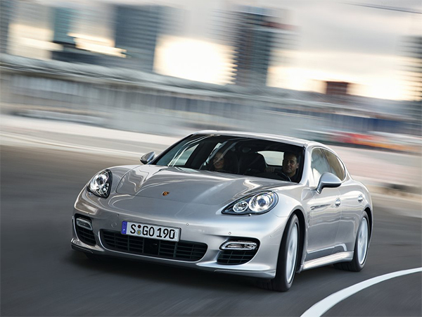 大巴黎2.2亿欧强挖内马尔？内少座驾可谓“平民”至极