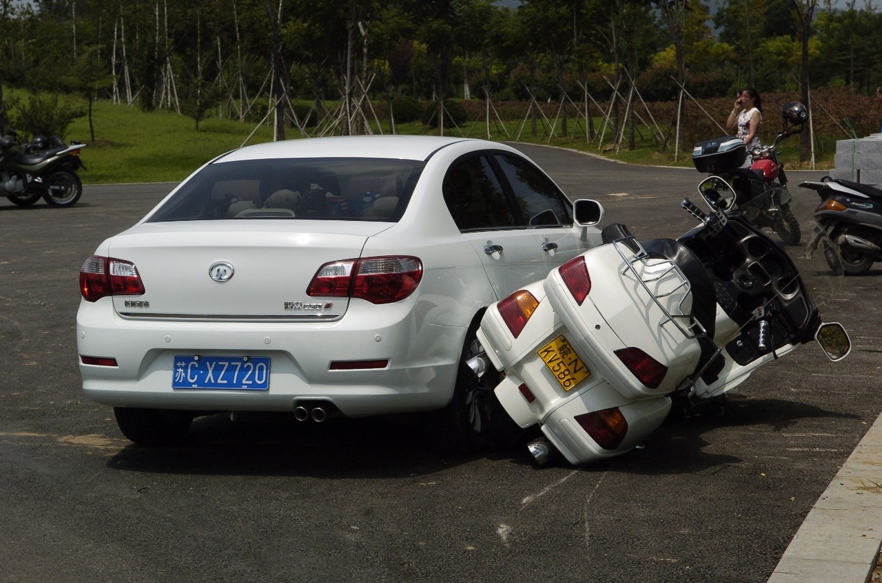 关键时刻——摩行意外发生时的自救举措