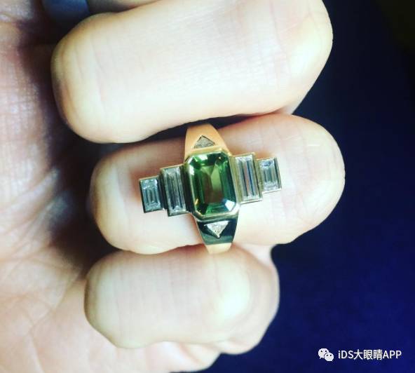 高圆圆同款婚戒一个多重,高圆圆直播带货手戴婚戒状态佳