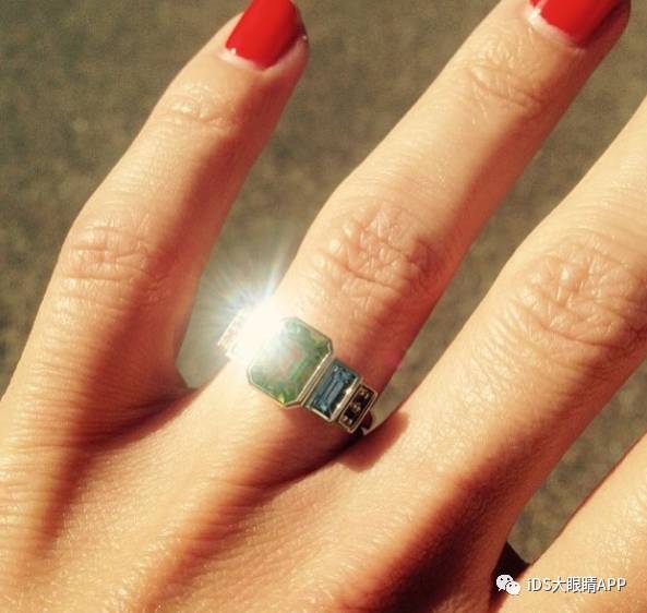 高圆圆同款婚戒一个多重,高圆圆直播带货手戴婚戒状态佳
