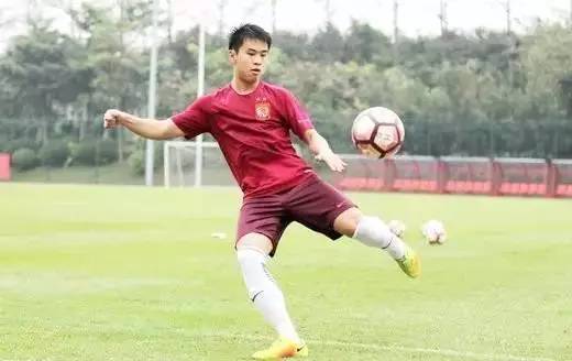 「开场哨」足协副主席:青训难用钱买,能用钱解决的事不叫事;在欧洲豪门青训是什么体验,对付中国小球员,秘诀是没收手机