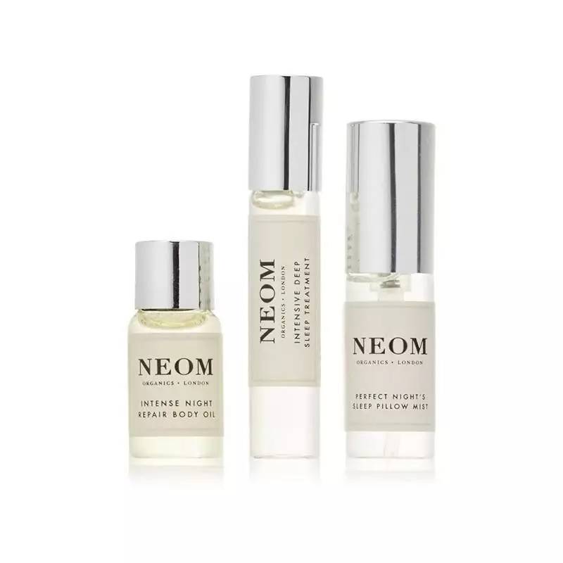 出去旅行行李箱里要装些什么小孩,小学生暑假旅游怎么装行李箱