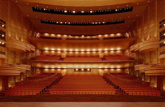 “幸运草”、“水晶盒”……这些地铁、公交站附近竟有如此魔幻的建筑