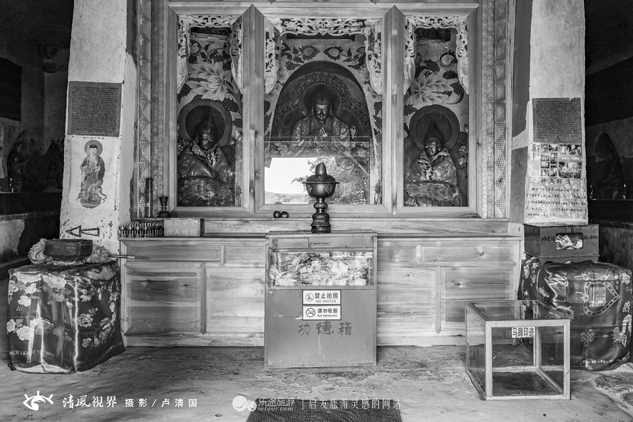 在马蹄寺三十三天点燃一盏心灯