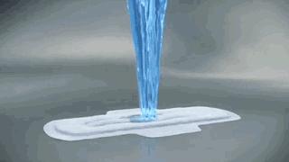 为什么卫生巾广告都是倒蓝水呢,为什么卫生巾广告都用蓝色的液体