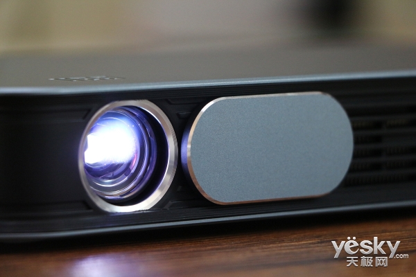 小巧身材蕴藏强劲能量iCAN影院X1评测