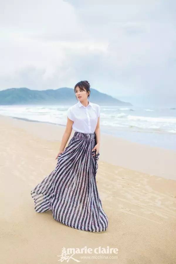 黑白条纹搭配墨绿色,黑白条纹搭配主题