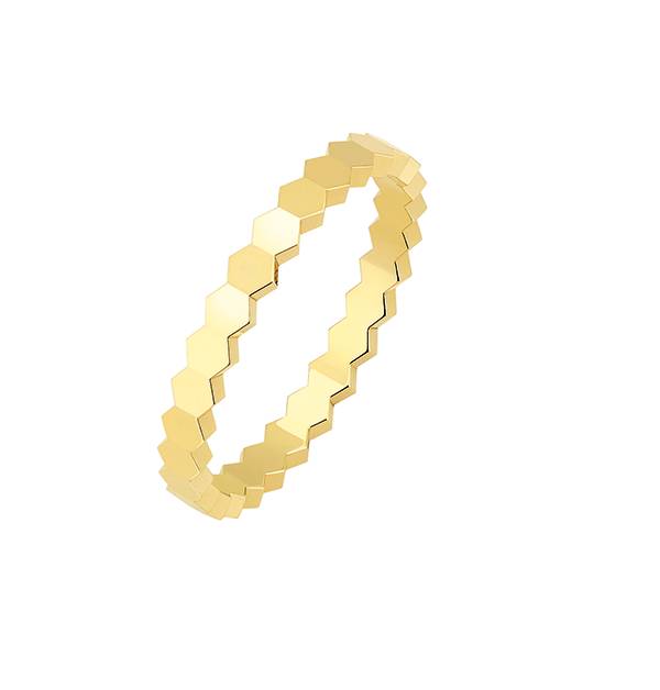 想给男朋友要七夕戒指高情商,如何给男朋友选求婚戒指