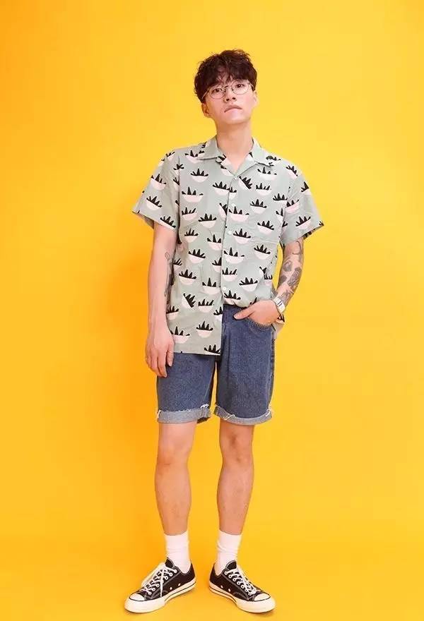 牛仔短裤怎么穿好看,牛仔短裤怎么穿比较好看