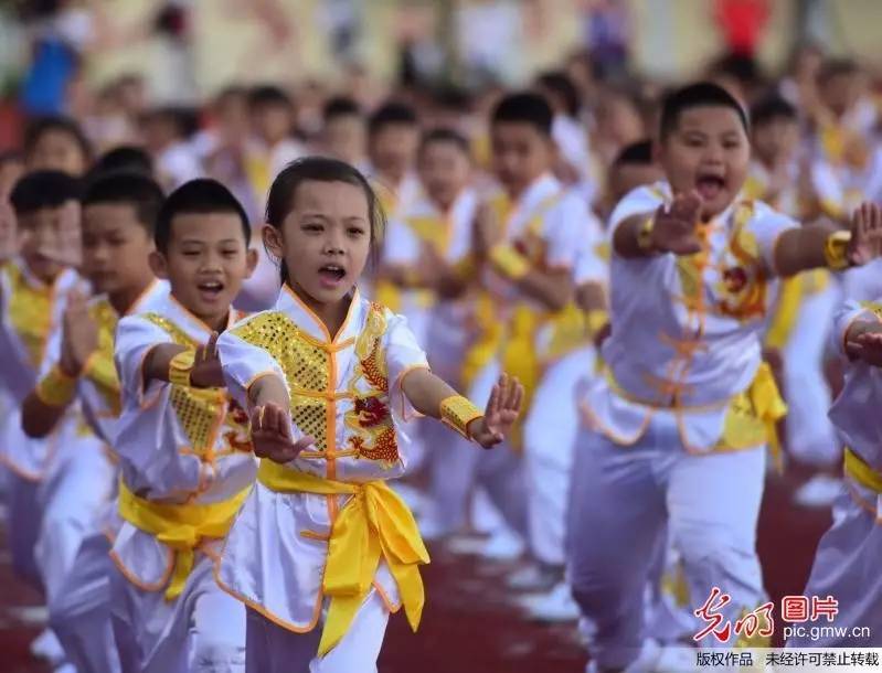 光明图刊,全民健身齐参与展示风采添活力