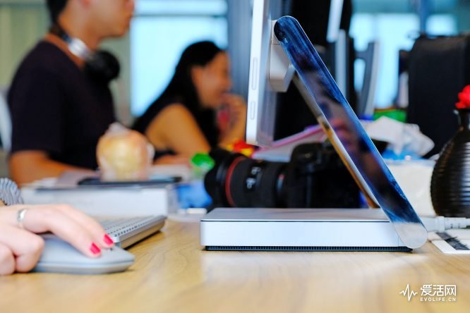 为什么要花3000买个显卡,surfacestudio停产了吗