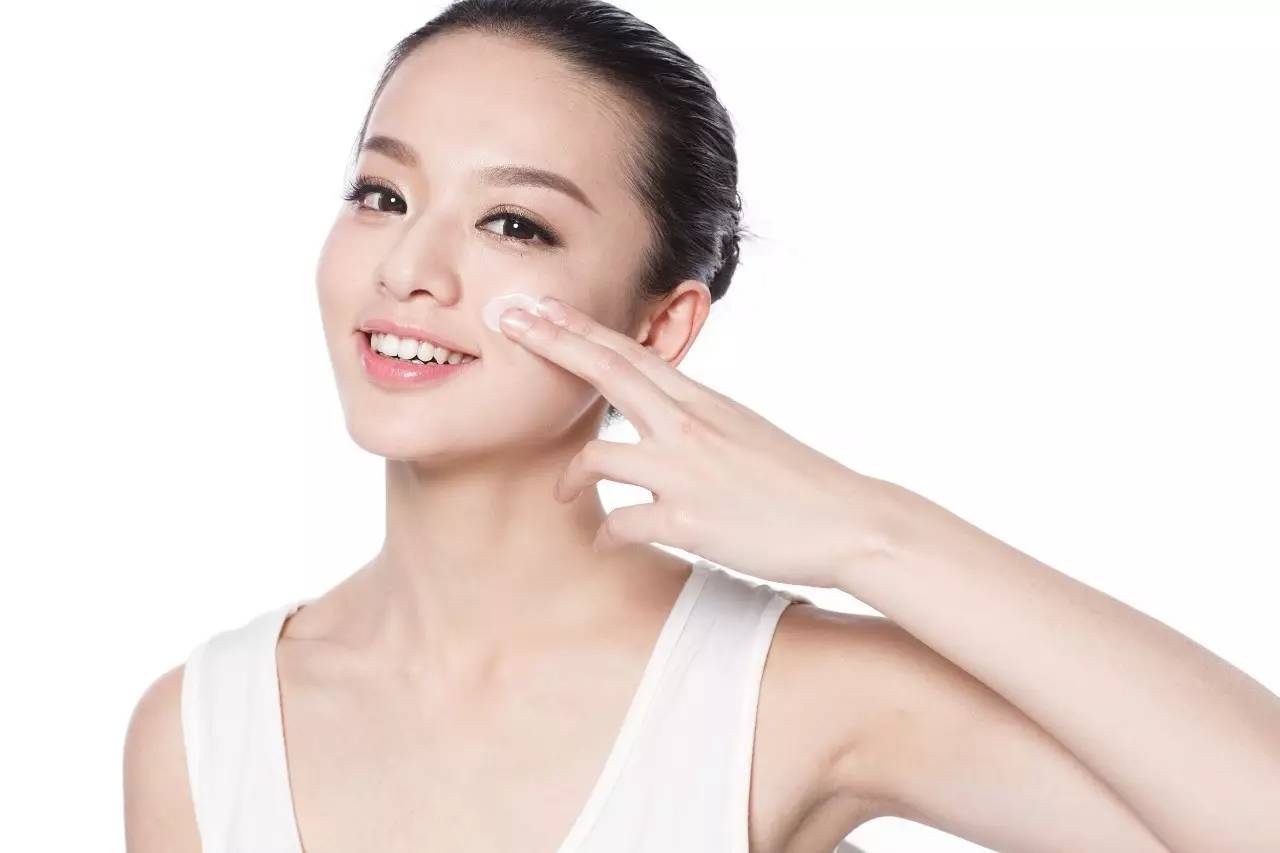 23吨假名牌化妆品,假冒化妆品害了多少人