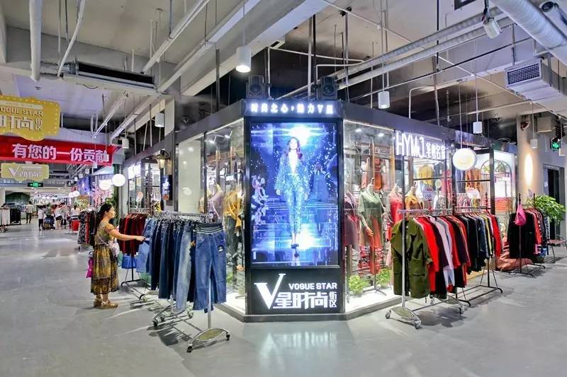 郑州服装市场主题街改造潮：有商户放言4个月营收4000万