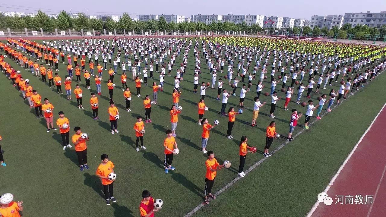 马上要开学，这所农村学校又有9位老师调进县城了……乡村学校面临的难题，有解吗？