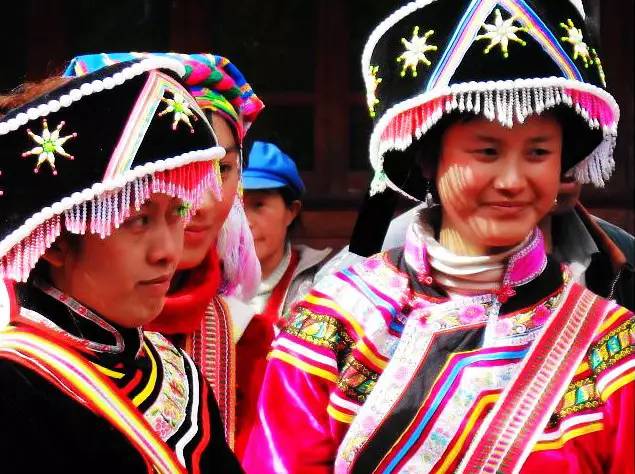 「新声快讯」云南世博集团将整体退出丽江老君山景区开发/丽江民专要代表云南参加全国青少年足球联赛啦！……