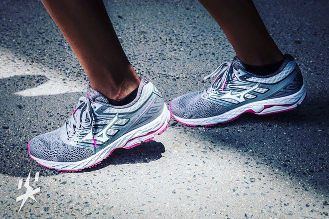 尖货QAVol.02|耐克飞线很快就断了?Boost站旁边呵呵的笑