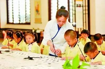 花3000块钱给孩子暑假补习贵吗,5天5000元夏令营要不要让孩子参加