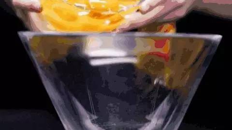 一月狂卖10万盒，比口红更让女人无法抗拒的高颜值美食，看到第5张图还能忍住就算你赢！